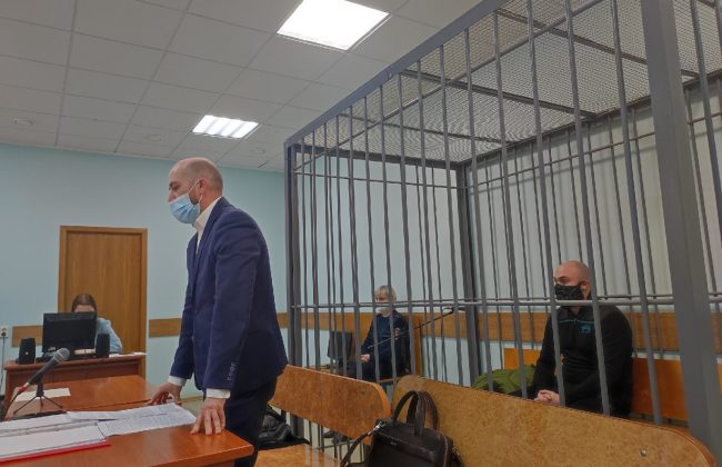 Сторона обвинения просит продлить арест счетов 4 помощников тульского депутата Бороненко