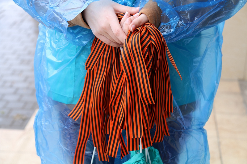 В Дубенском районе волонтеры раздают георгиевские ленточки
