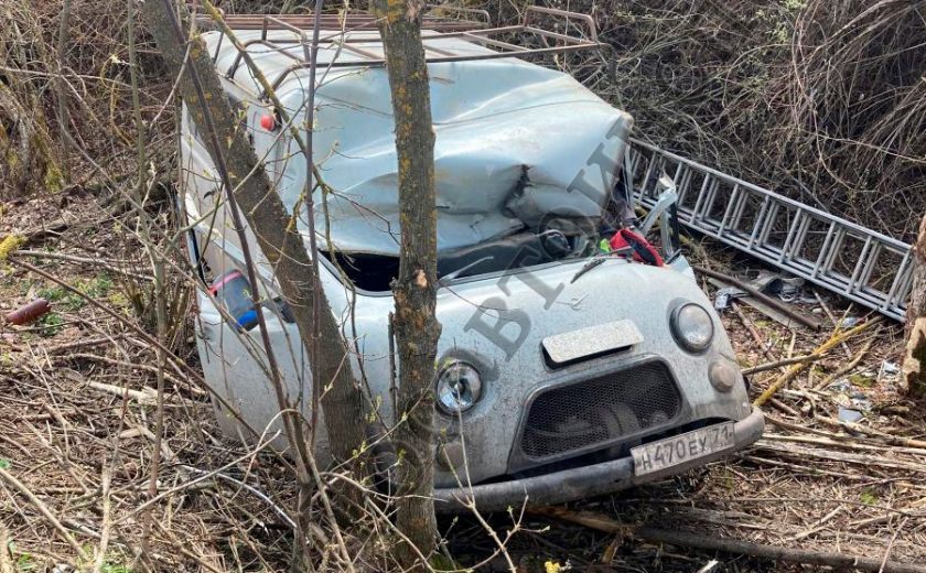 В Веневском районе на трассе М-4 насмерть разбился водитель УАЗа