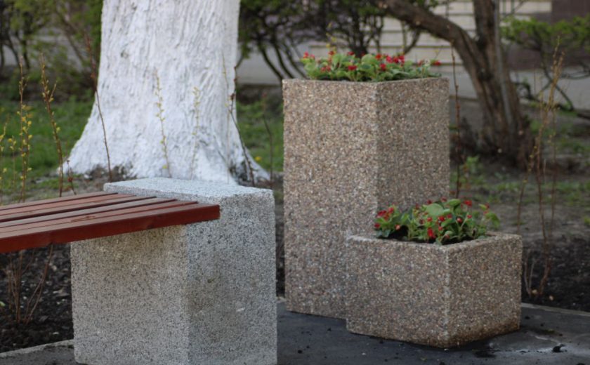 В Туле бетонные вазоны установили на место аллеи фонтанов на пр. Ленина