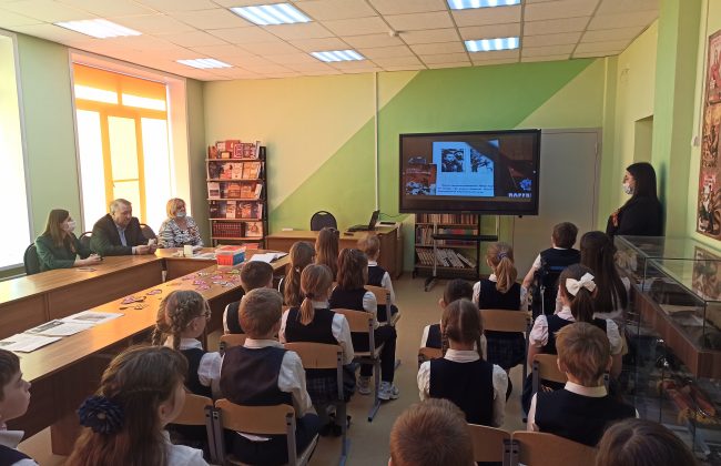 Депутаты гордумы посетили киноуроки в тульских школах