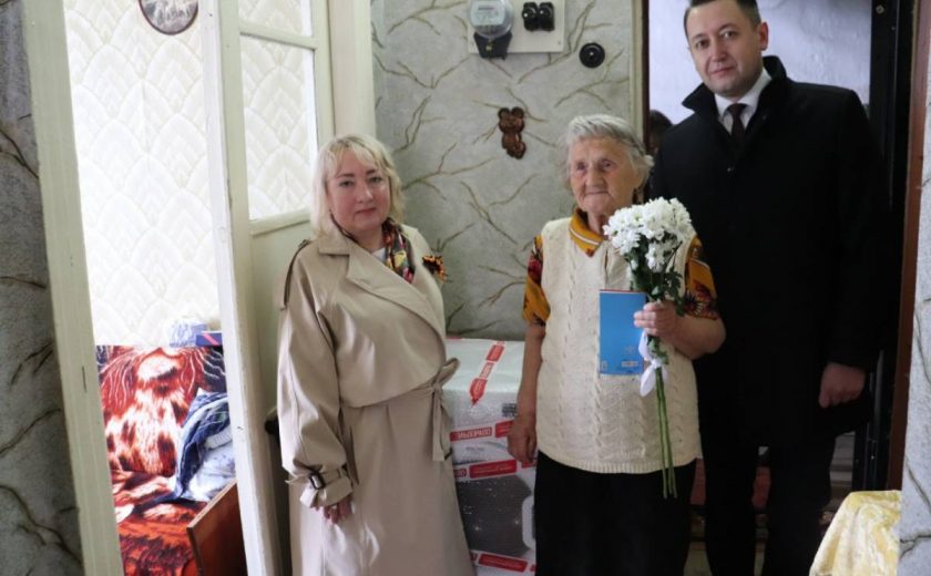 В День Победы подарки от «Единой России» получили вдовы участников Великой Отечественной войны из Донского