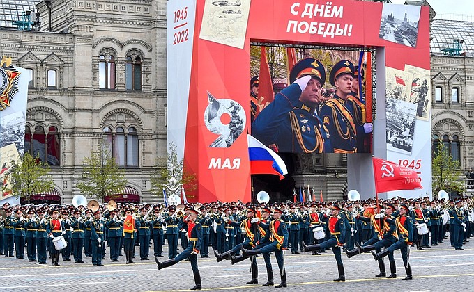 Тульские десантники, участвовавшие в спецоперации на Украине, проехали на параде на Красной площади
