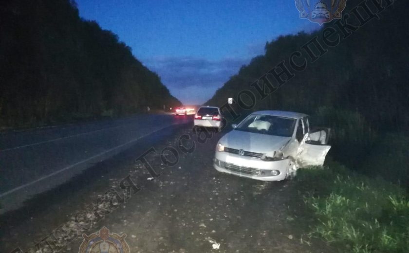 В Туле в ДТП между Opel и Volkswagen пострадали две девочки