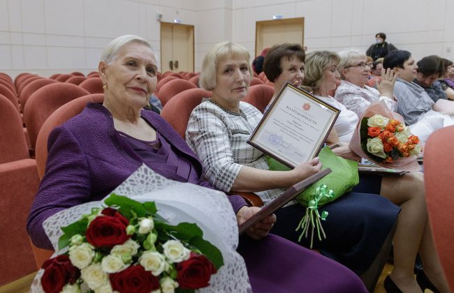 В Туле медсестрам вручили ведомственные и региональные награды