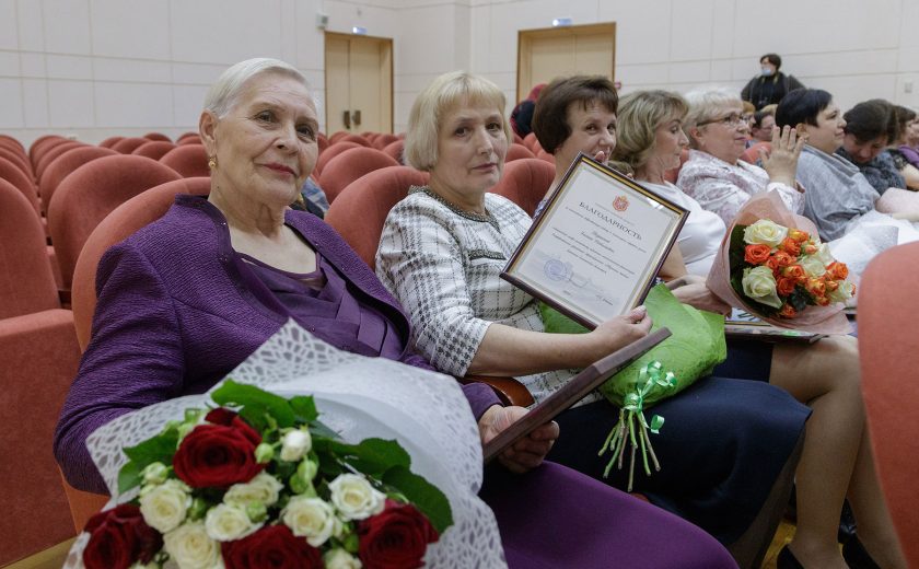 В Туле медсестрам вручили ведомственные и региональные награды
