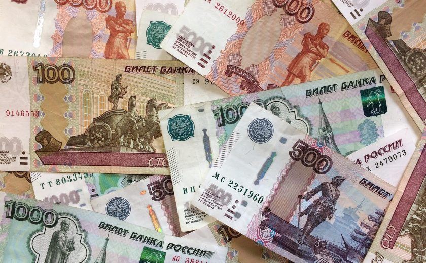 В Туле лже-соцработница украла у пенсионерки 1,8 млн рублей из-под подушки