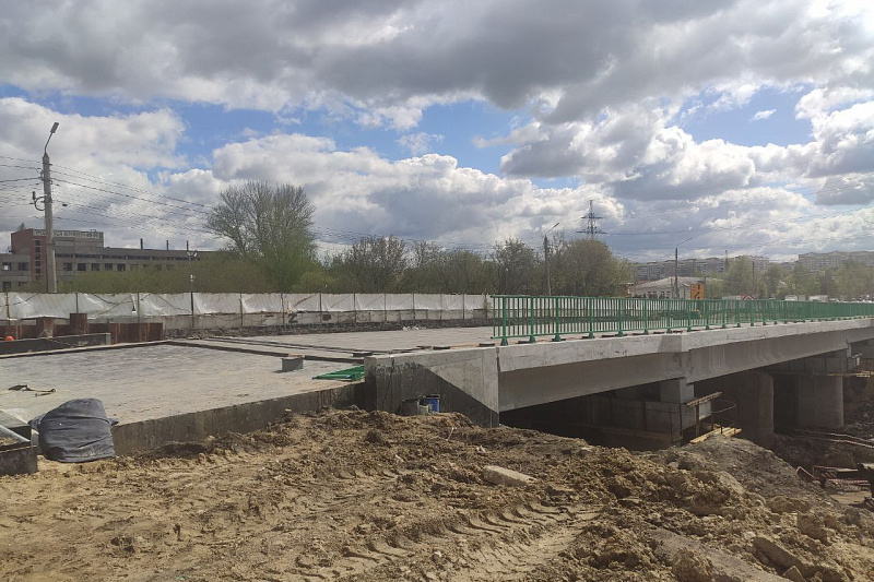 В Туле ремонтом Демидовского моста заняты 77 человек и 10 единиц техники