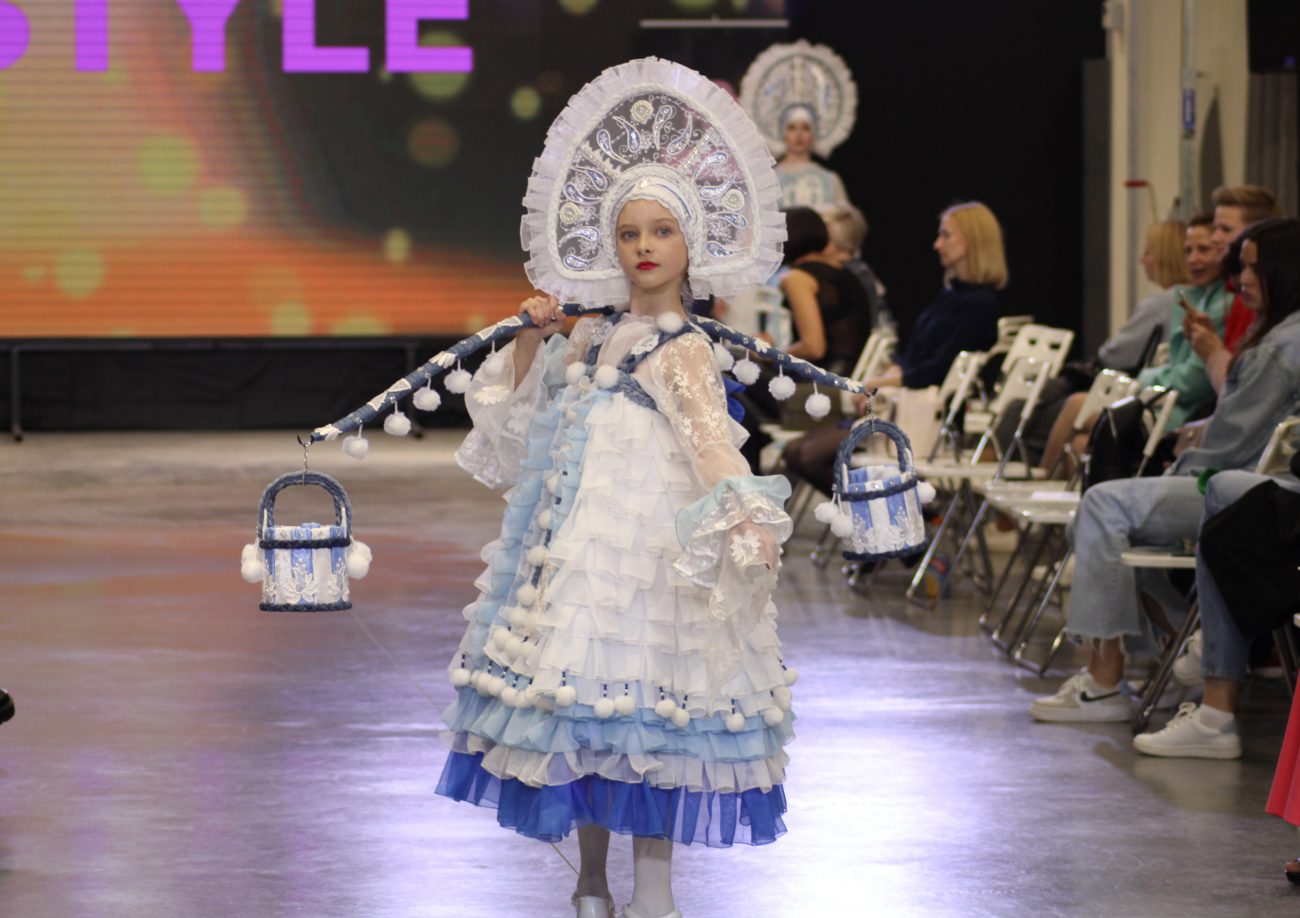 Конструктивизм, народные костюмы и мода на оголение: в Туле проходит фестиваль Fashion Style