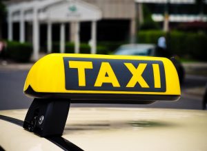 Гражданам с судимостью запретят работать в такси и общественном транспорте