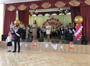 В Туле депутаты гордумы приняли участие в праздниках Последнего звонка