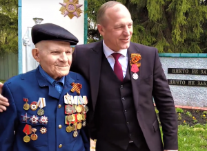 Николай Терехов поздравил с Днем Победы ветерана ВОВ из Узловского района