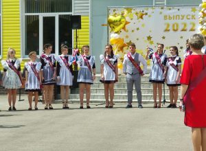 В школах Суворовского района отгремели последние звонки