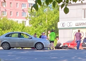 В Новомосковске столкнулись легковушка и мотоцикл