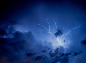 12 июня на территории Тульской области объявлено метеопредупреждение из-за грозы