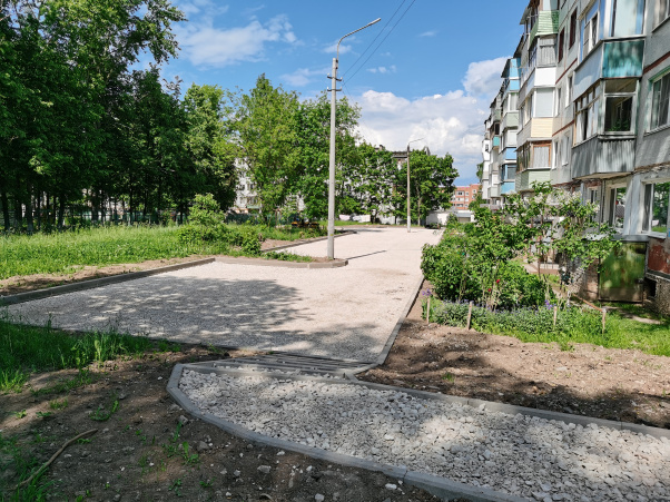 В Щекинском районе завершено благоустройство четырех дворов