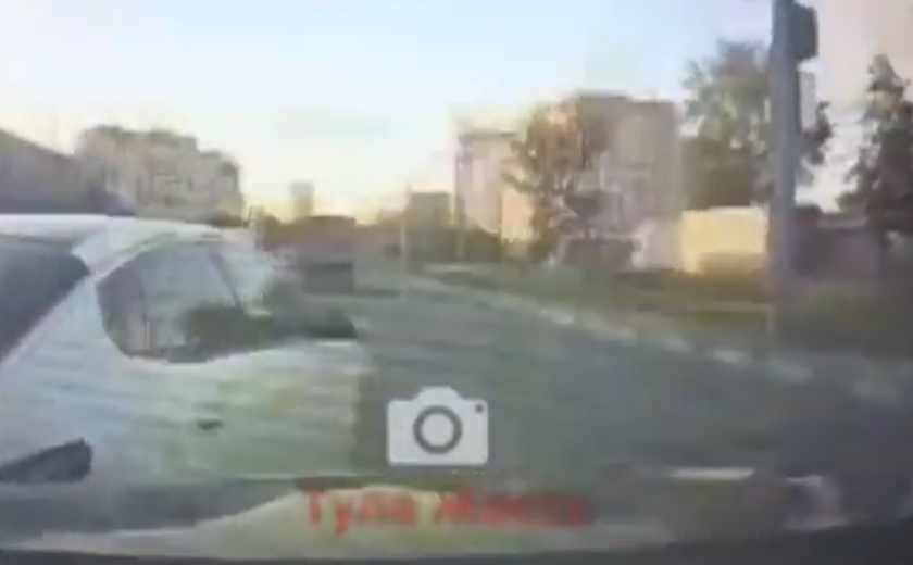 Видеорегистратор записал аварию, ставшую причиной дорожной драки в Старом Басово