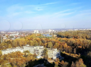 В Туле продают квартиру в доме с панорамными лифтами за 28,7 млн рублей
