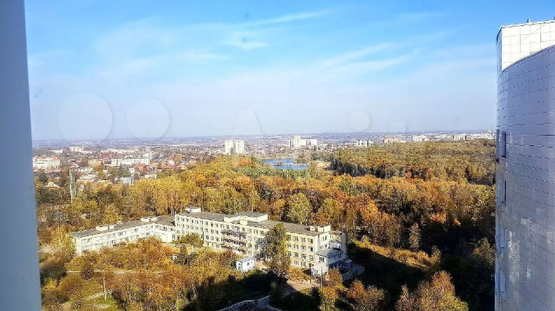 В Туле продают квартиру в доме с панорамными лифтами за 28,7 млн рублей