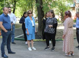 Мэр Тулы Ольга Слюсарева приняла участие в приемке работ по благоустройству двора в своем округе