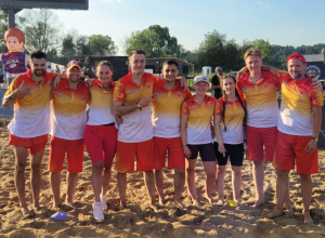 Сотрудники «ТНС энерго Тула» заняли первое место на турнире по пляжному регби на «Дикой Мяте»