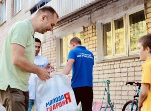 Волонтеры привезли сладкие угощения для детей Донбасса