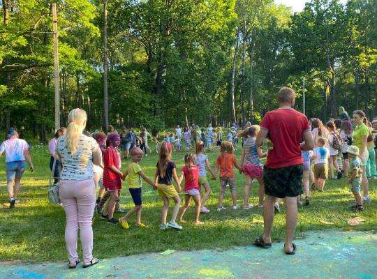 В Суворовском городском парке прошел фестиваль красок