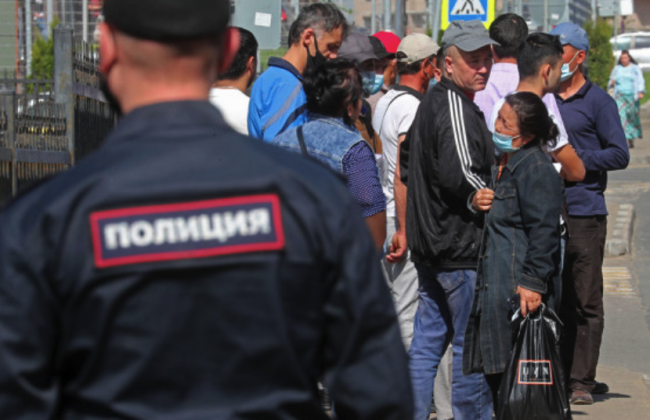 Трудовые мигранты продолжают приезжать в Россию, несмотря на санкции