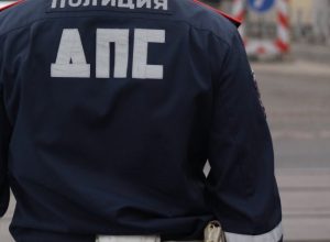 В Туле на Восточном обводе агрессивная пассажирка ВАЗа ударила инспектора ГИБДД